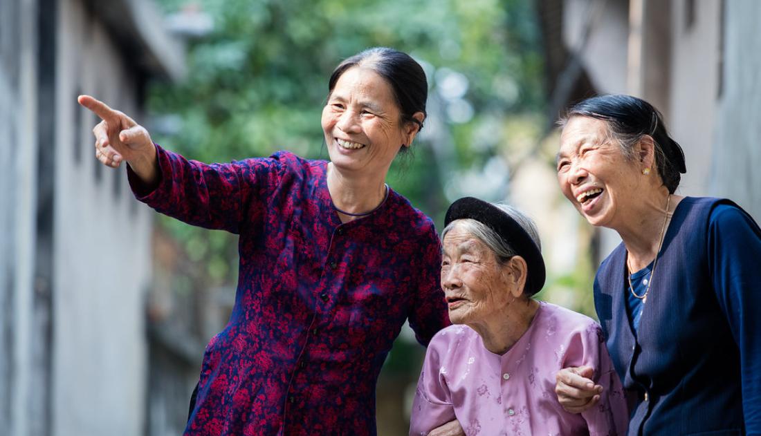 Photo Older Women