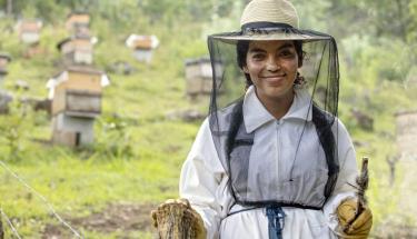 Oralia Ruano Lima was among the first women in her indigenous community to join an all-female entrepreneurship project as a beekeeper. Today the women beekeepers of Urlanta, a village in the south-eastern region of Guatemala, are bringing in sustainable jobs and income to their rural communities, and changing mindsets and attitudes towards women. 

Photo: UN Women/Rosendo Quintos

Read More: http://www.unwomen.org/en/news/stories/2017/2/from-where-i-stand-oralia-ruano-lima